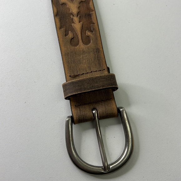 Mossimo tan embossed leather belt - Picture 2 of 8